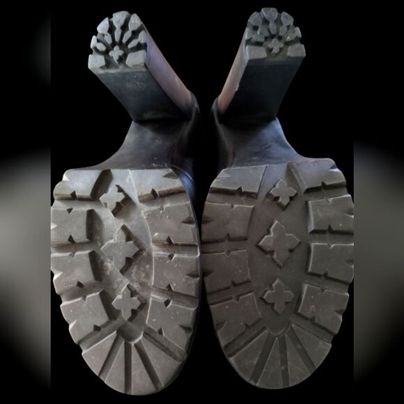 Ribonea Lace-Up Platform Ankle Boot size 10 Black Red belted. - Picture 9 of 12